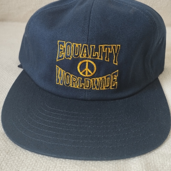 Vans take a stand jo - Picture 1 of 2